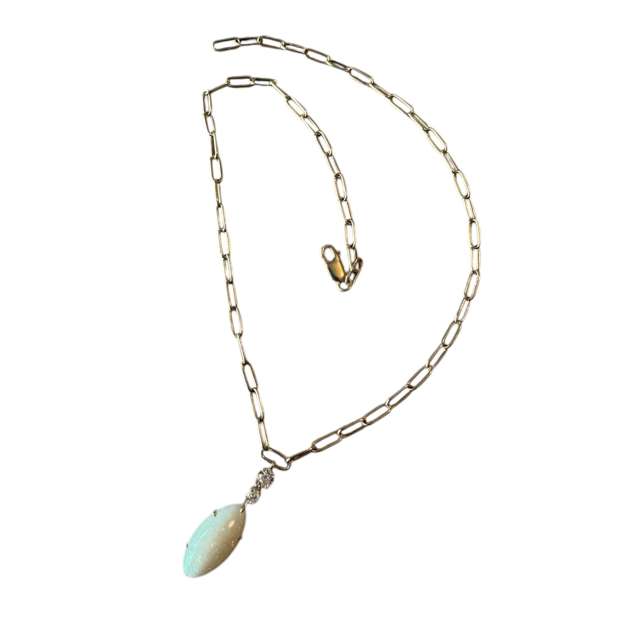 Collier chaîne Paperclip en or jaune, opale et diamants en vente 2