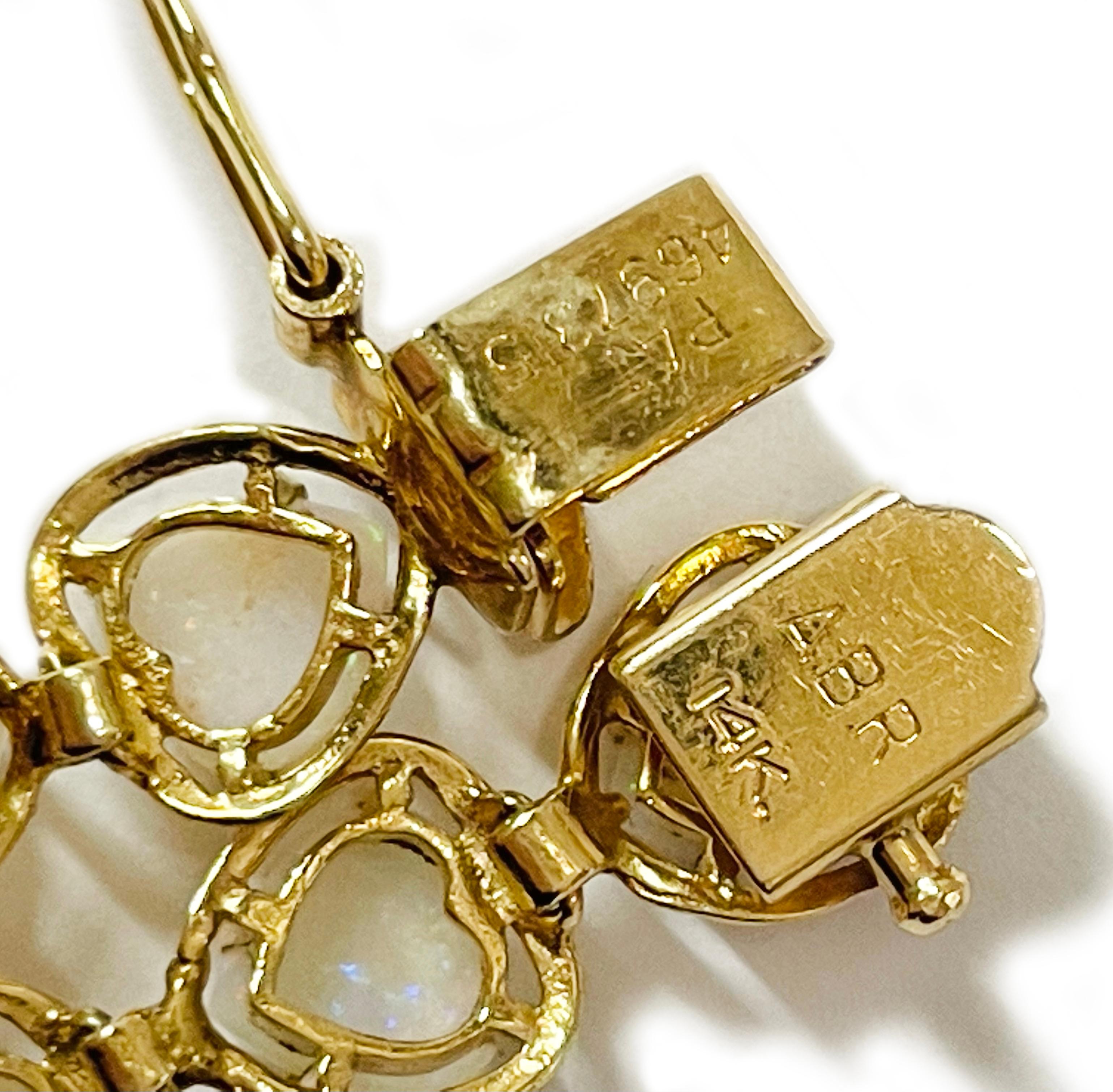 Bracelet cœur en or jaune et opale Bon état - En vente à Palm Desert, CA