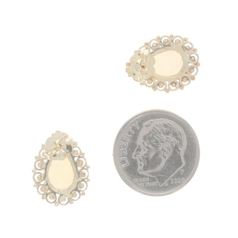 Taglio a goccia Orecchini a perno grandi in oro giallo Opale - 14k Pear Cabochon .68ctw Scallop Pierced in vendita