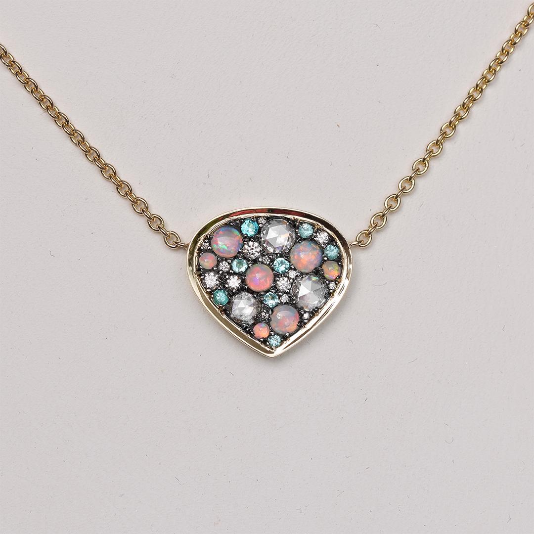 Yellow Gold Opal Paraiba White Brilliant- and Rose-Cut Diamond Pendant Necklace In New Condition For Sale In Antwerp, BE