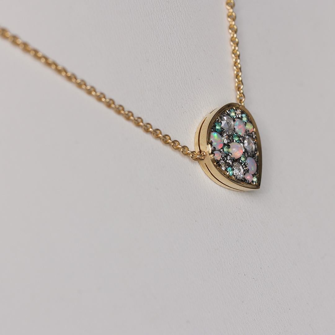 Yellow Gold Opal Paraiba White Brilliant- and Rose-Cut Diamond Pendant Necklace For Sale 3