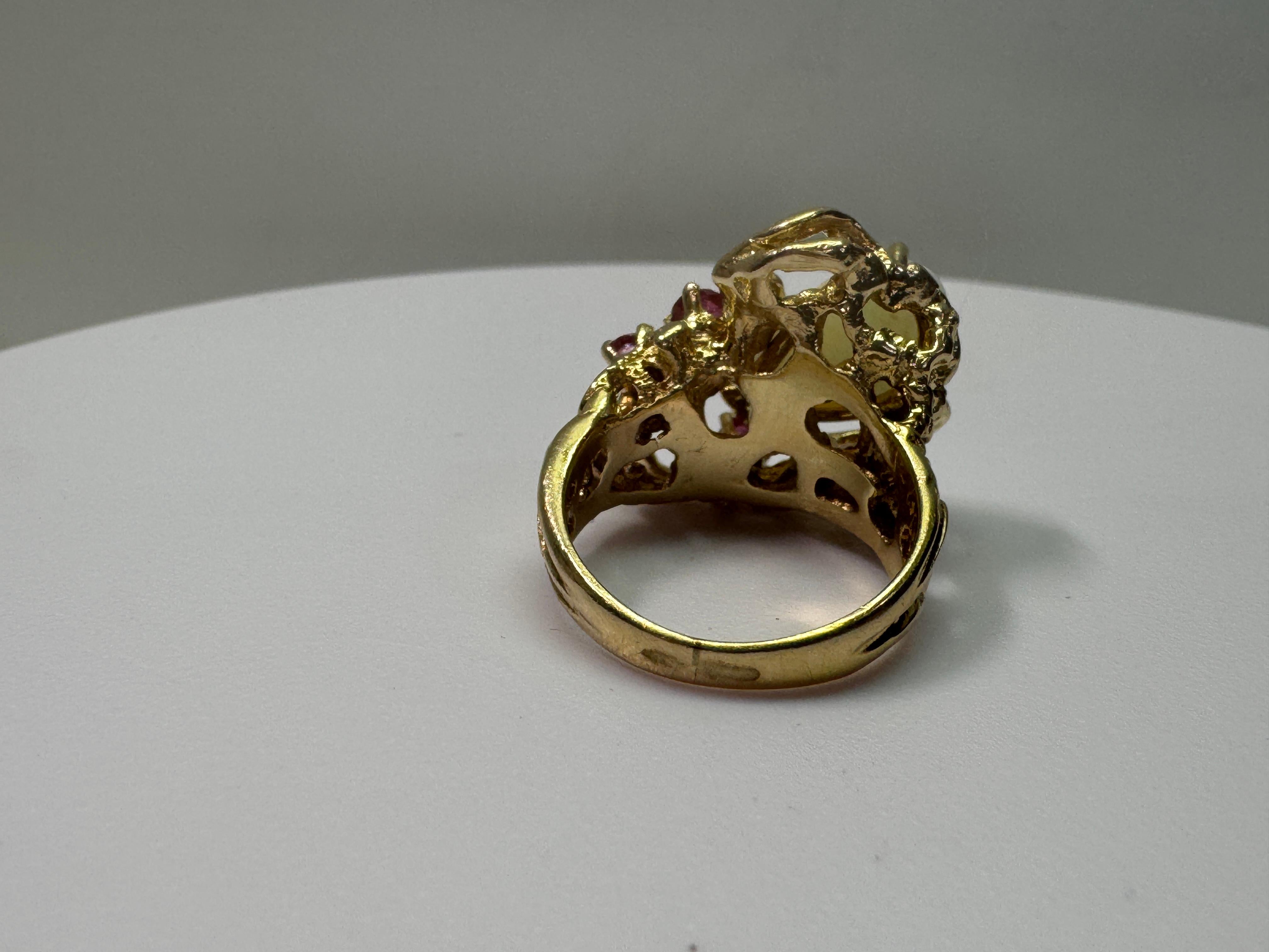 Bague en or jaune opale rubis en vente 1