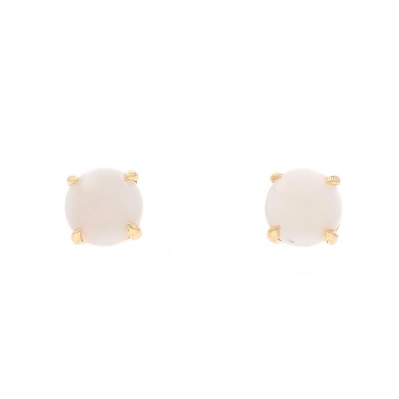 Contenuto del metallo: Oro giallo 14k

Informazioni su A. Stone

Opali naturali
Carati: .74ctw
Taglio: Cabochon rotondo
Origine: Australia

Carati totali: .74ctw

Stile: Borchia
Tipo di chiusura: Chiusure a vite forate

Misure

Alto: 1/4