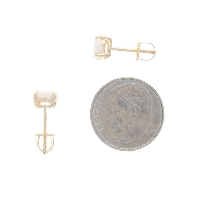 Orecchini a perno in oro giallo con opale - Orecchini a vite forati in oro giallo 14k con cabochon rotondo di .74ctw In condizioni ottime in vendita a Greensboro, NC