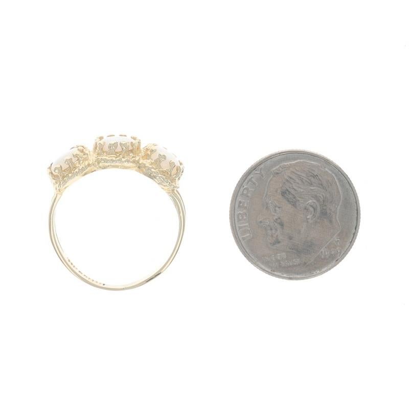 Yellow Gold Opal Three-Stone Ring - 14k Oval Cabochon .96ctw For Sale 1