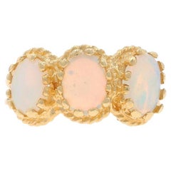 Anillo de oro amarillo con tres piedras de ópalo - 14k Cabujón ovalado .96ctw