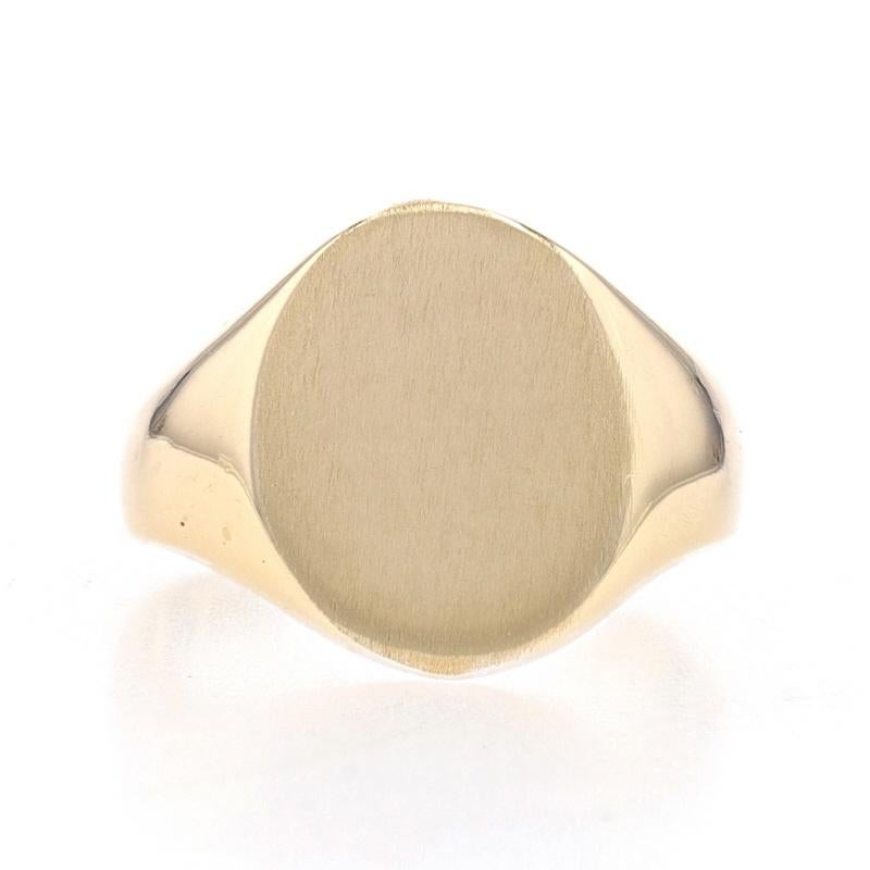 Size: 1 3/4
Sizing Fee: Up 2 sizes for $35

Metal Content: 10k Yellow Gold

Style: Oval Signet
Features: Smoothly Finished with Engravable Brushed Face

Measurements

Face Height (north to south): 15/32