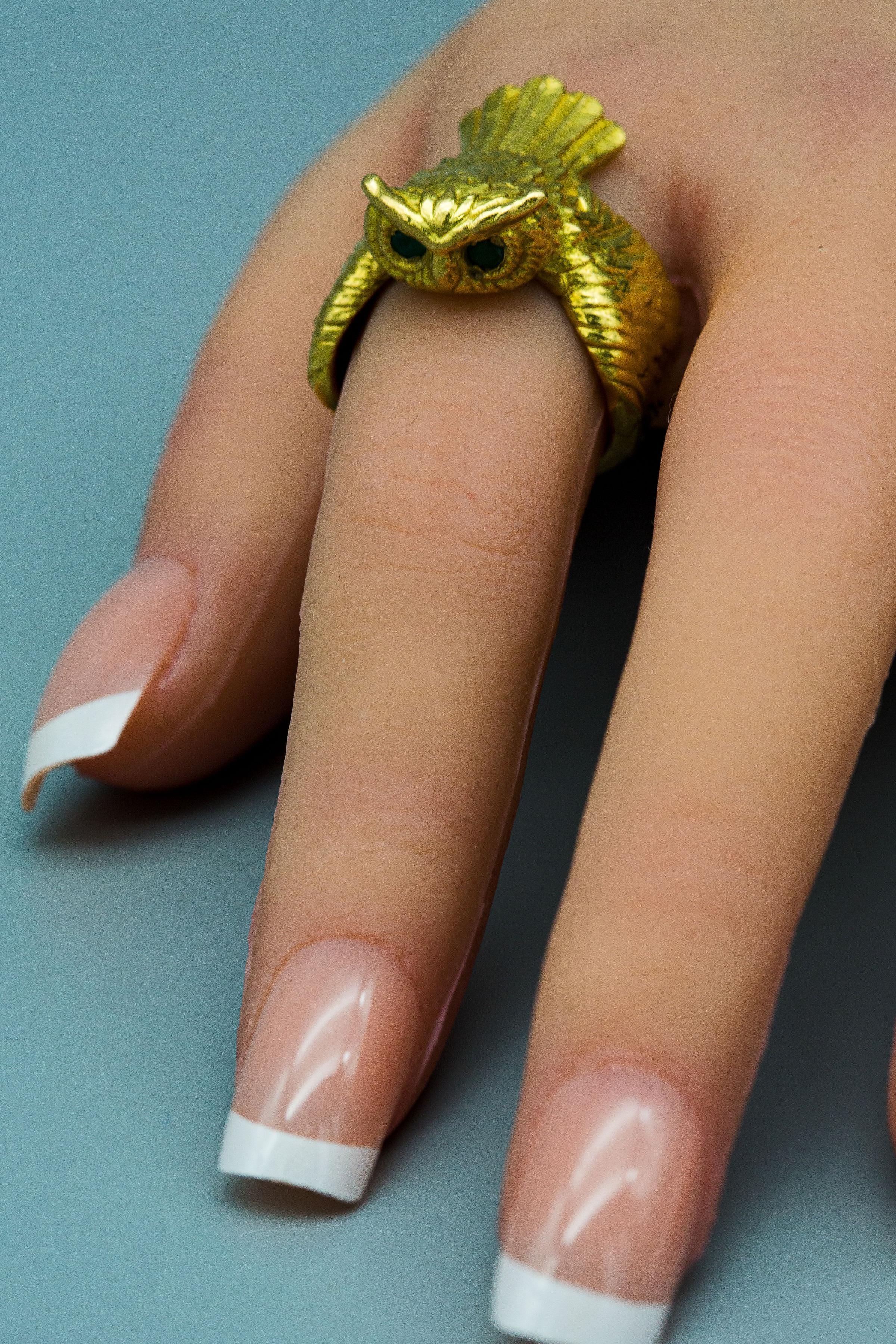 Charmante bague hibou en or jaune 18 carats en vente 7