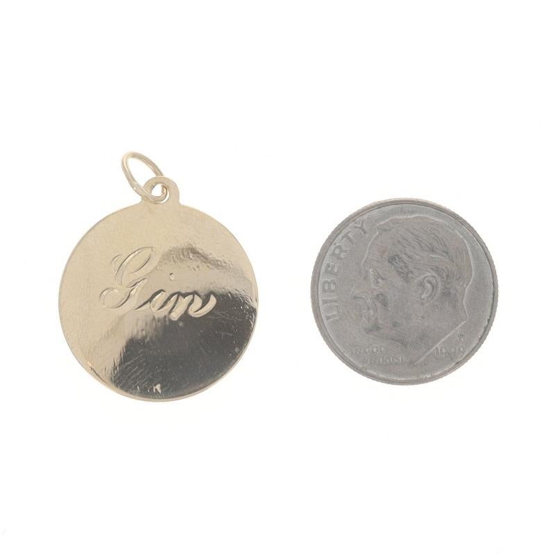 Yellow Gold Pair of Aces Charm - 14k Card Game In Excellent Condition For Sale In Greensboro, NC
