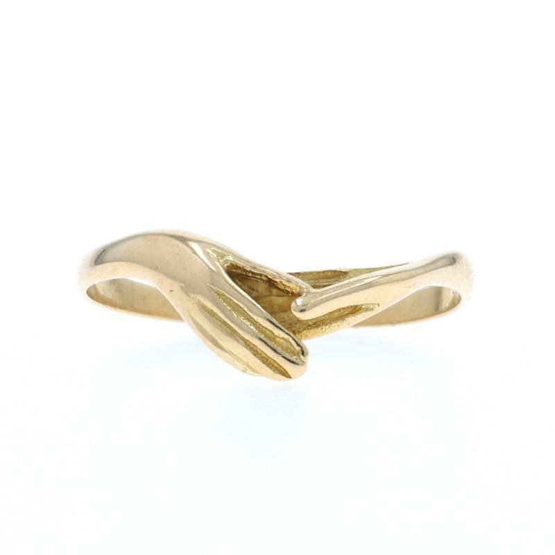 Size: 6 1/2

Metal Content: 18k Yellow Gold

Style: Statement
Theme: Pas De Deux, Fede, Clasped Hands

Measurements

Face Height (north to south): 1/4