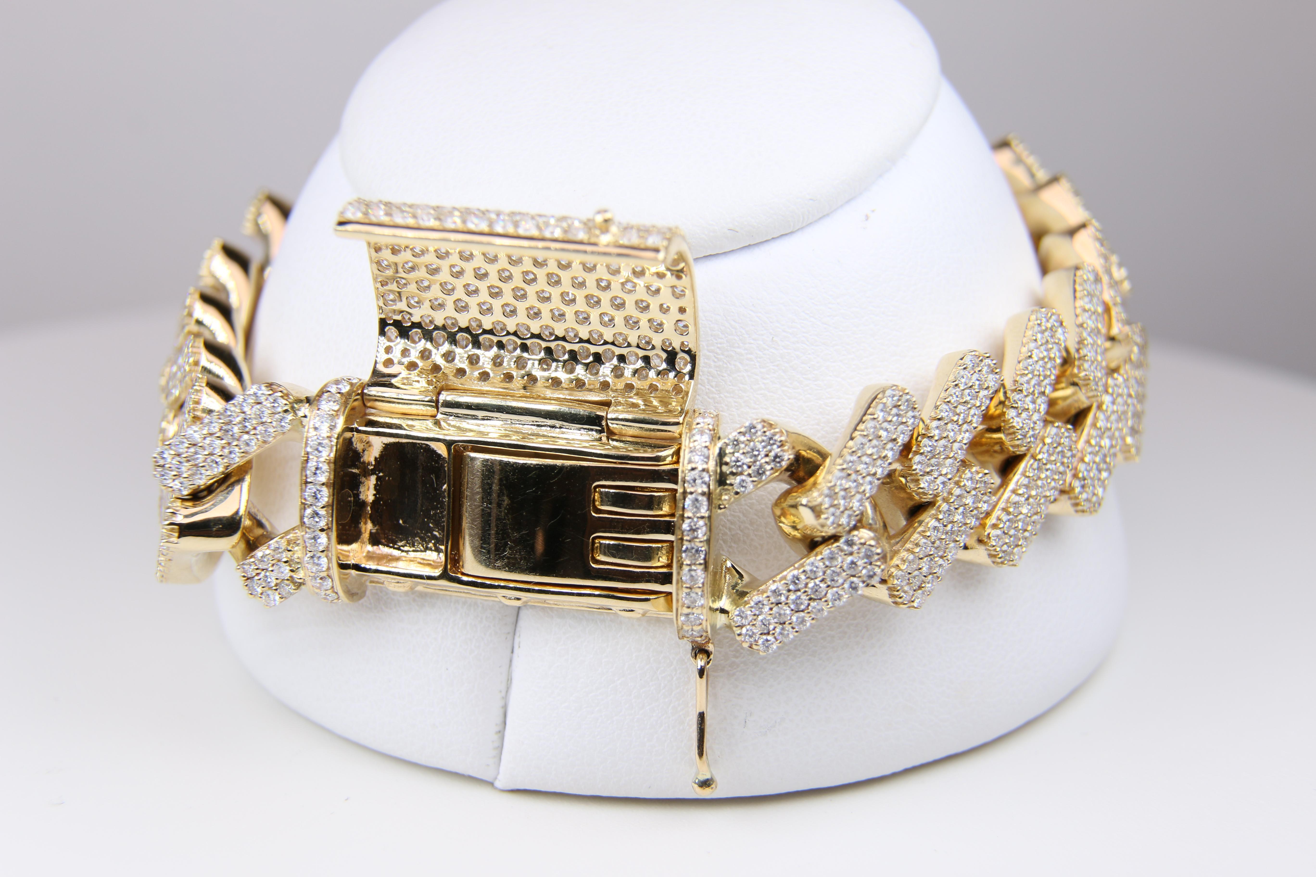 Yellow Gold Pave Curb Link Bracelet In Good Condition In Dallas, TX
