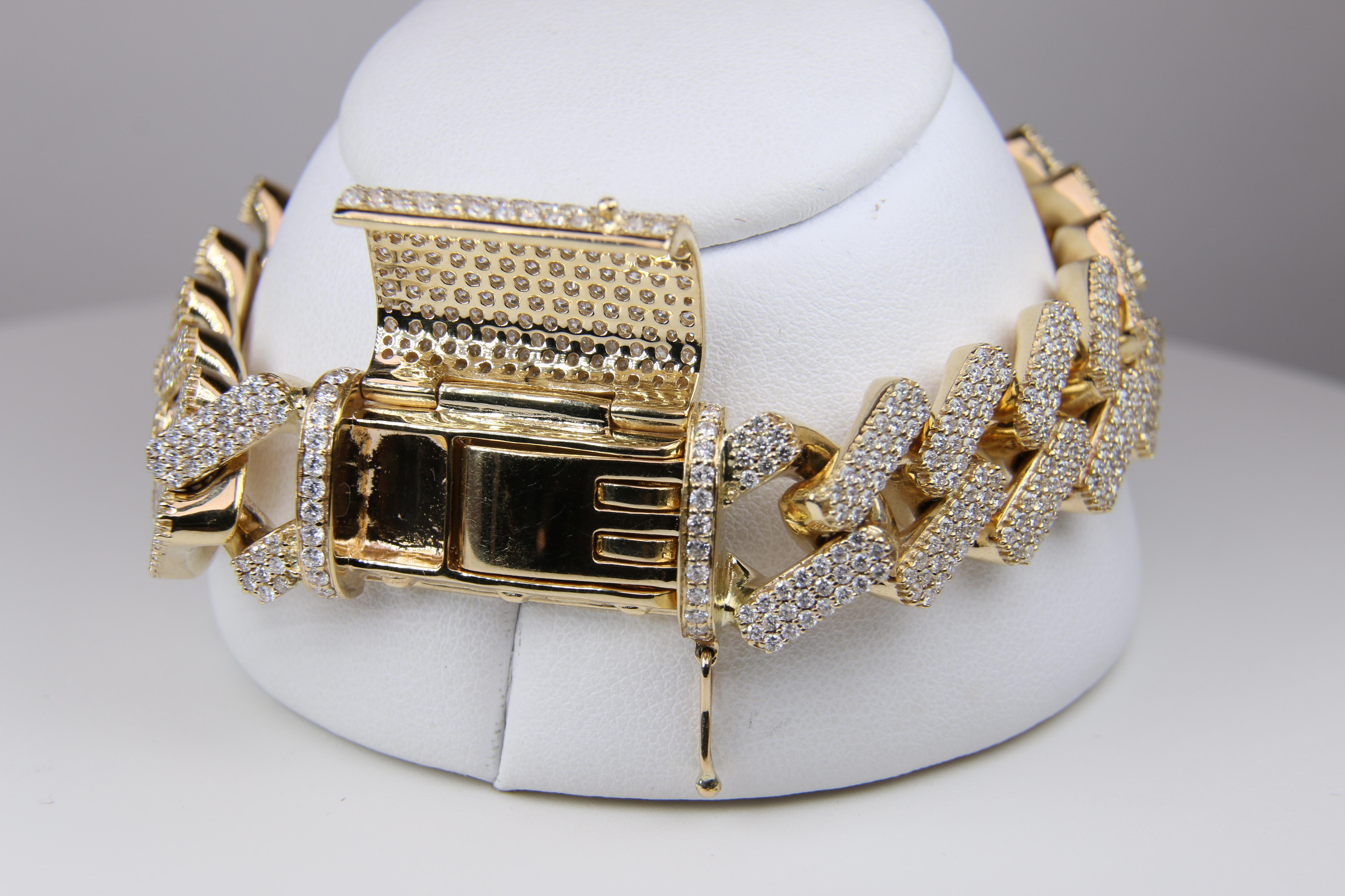 Women's Yellow Gold Pave Curb Link Bracelet