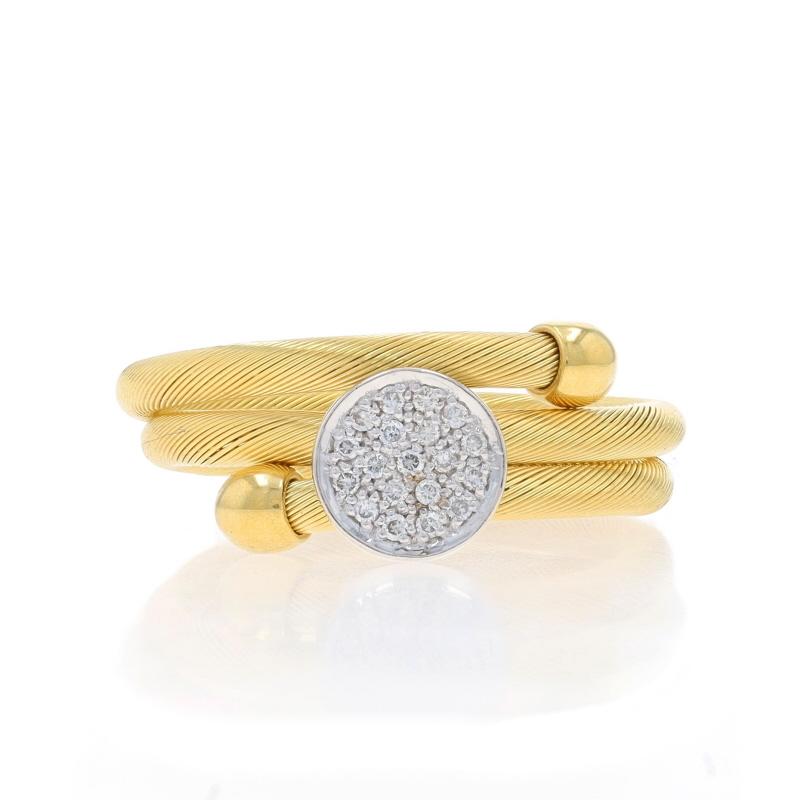 Taille : 6

Contenu du métal : Or jaune 18k et or blanc 18k

Informations sur les pierres

Diamants naturels
Carat(s) : .15ctw
Coupe : Brillant rond
Couleur : G - H
Clarté : VS1 - VS2

Total des carats : .15ctw

Style : Enroulement du fil de