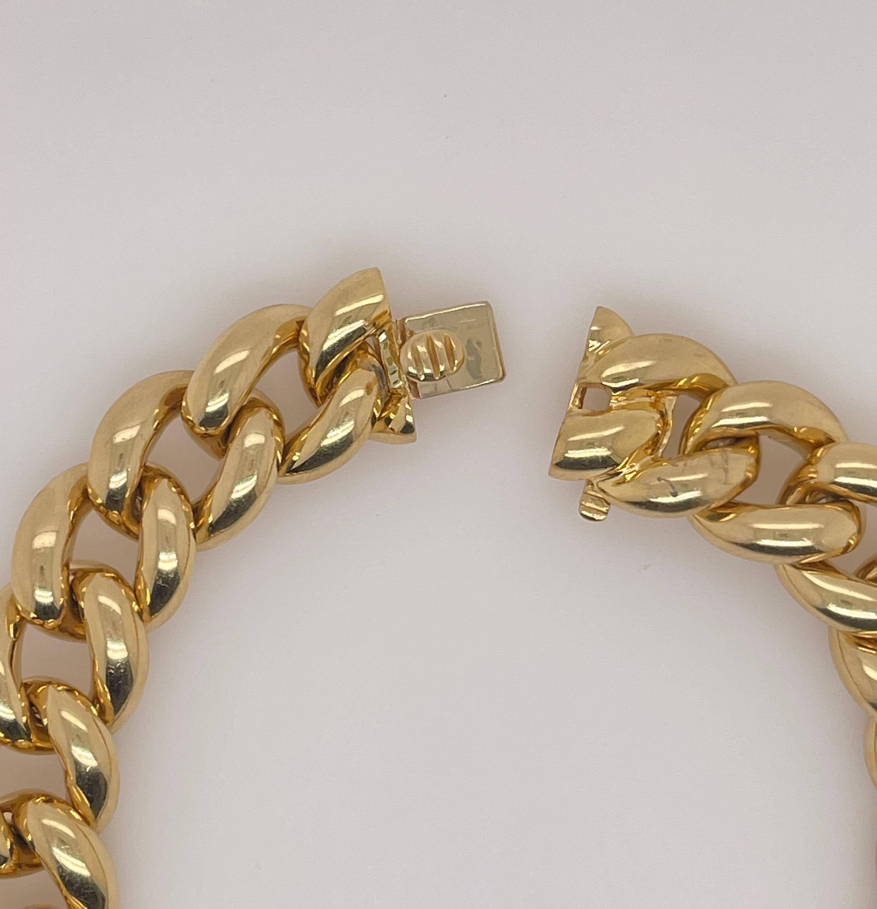 Yellow Gold Pavé Diamond Curblink Bracelet In New Condition For Sale In Toronto, CA