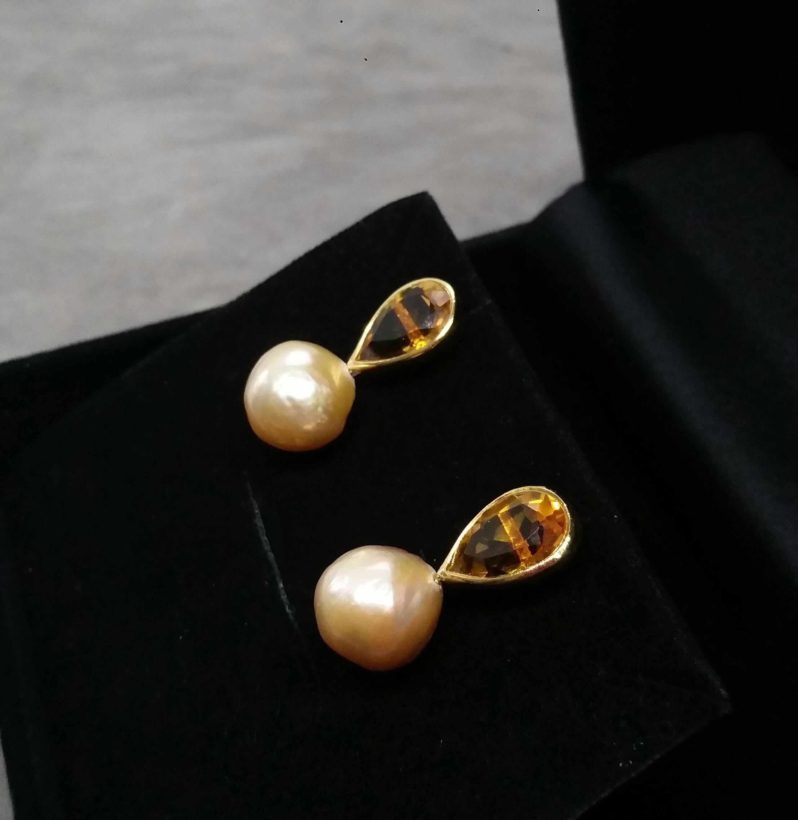 Yellow Gold Pear Shape Citrine Natural Cream Color Baroque Pearls Stud Earrings For Sale 3