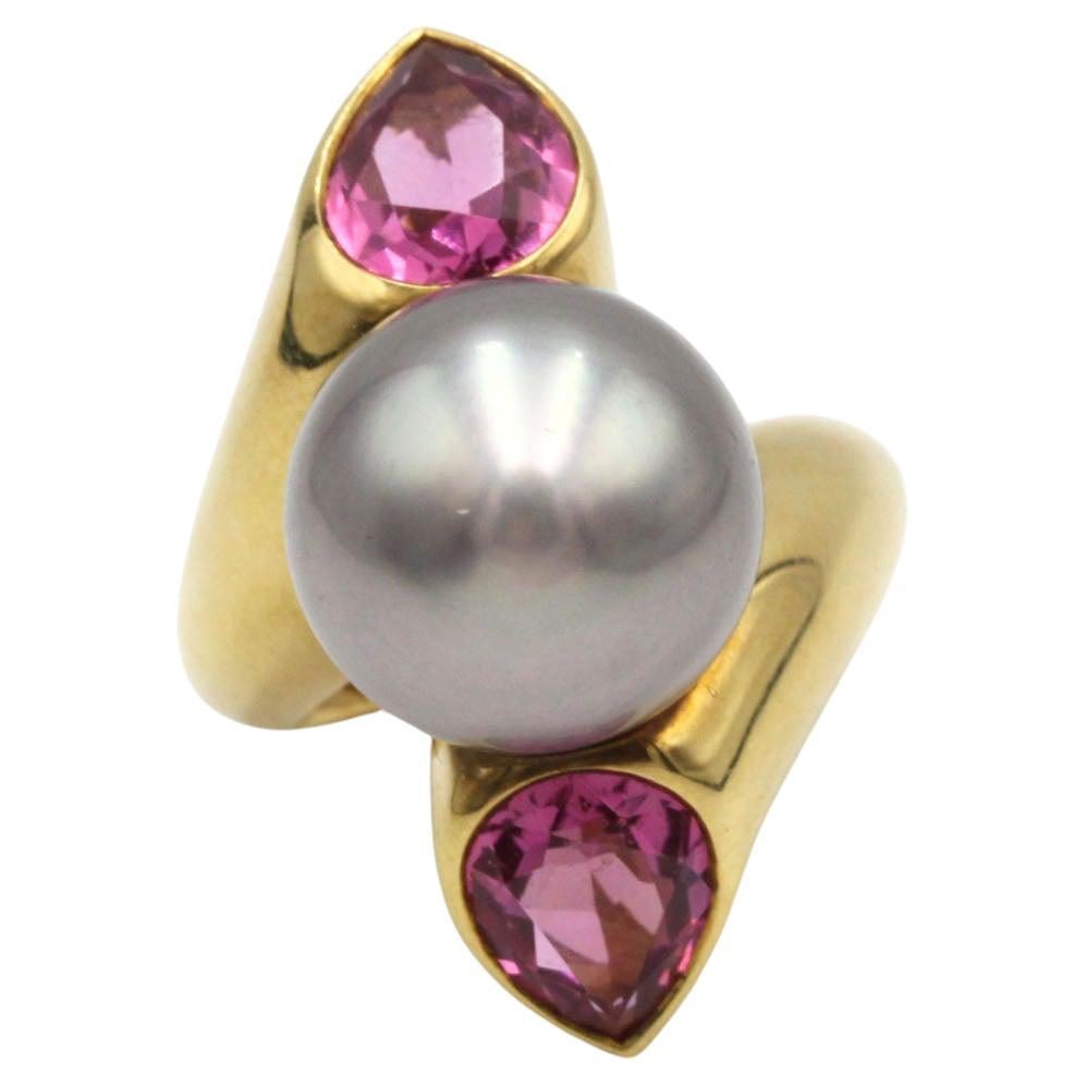 Skulpturaler Ring aus Gelbgold mit Perle und rosa Turmalin, zeitgenössisches Design