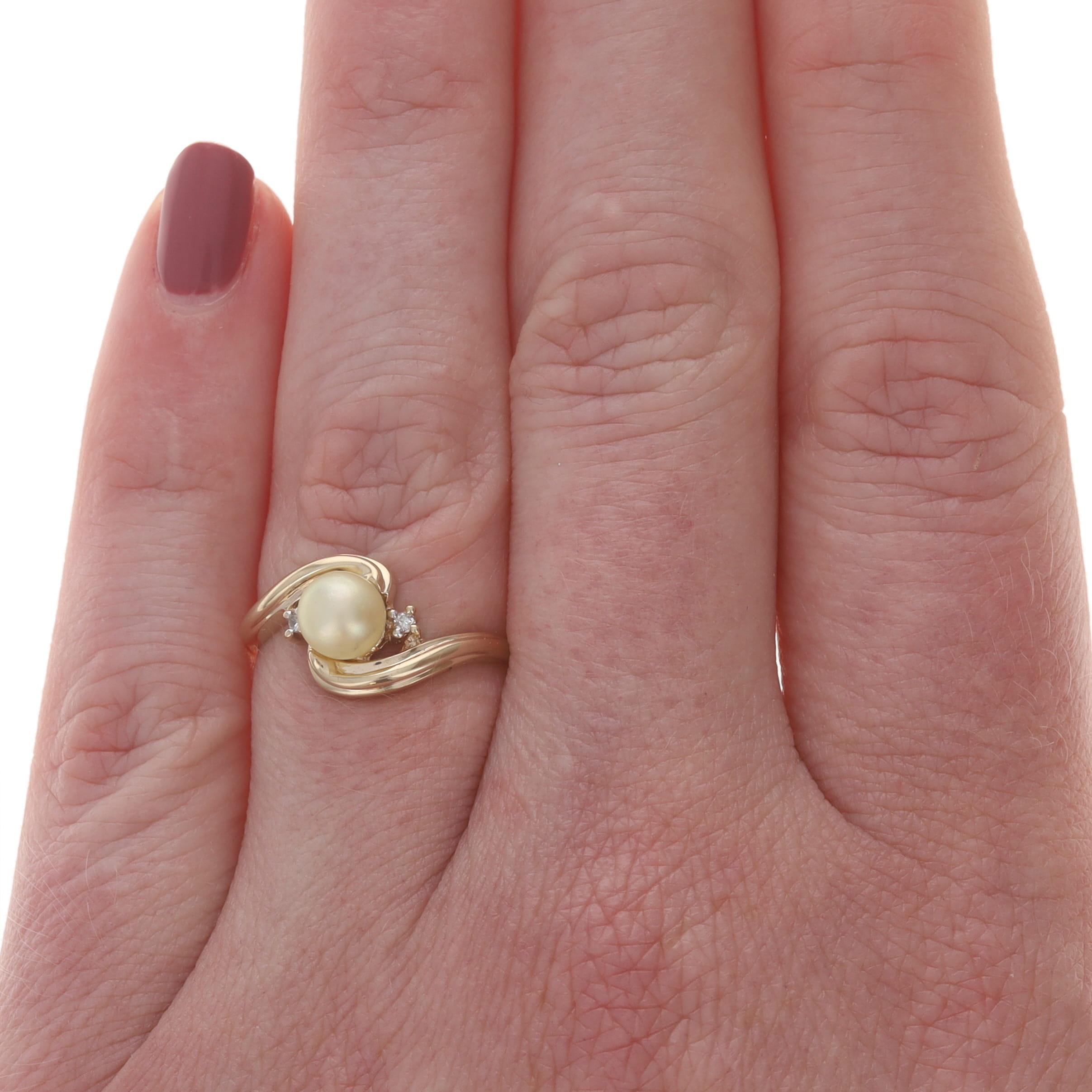 Perle Bague en or jaune avec perles et diamants - 10k en vente