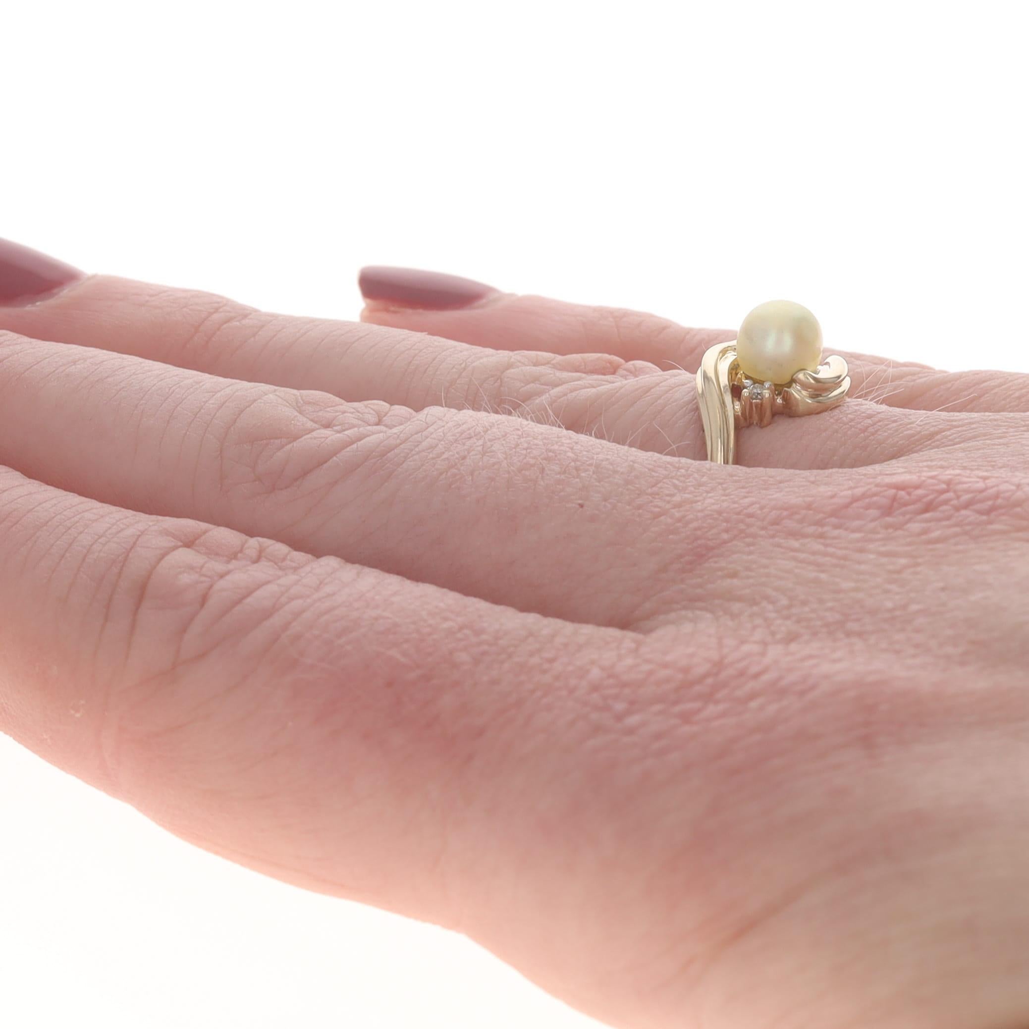 Bague en or jaune avec perles et diamants - 10k Pour femmes en vente