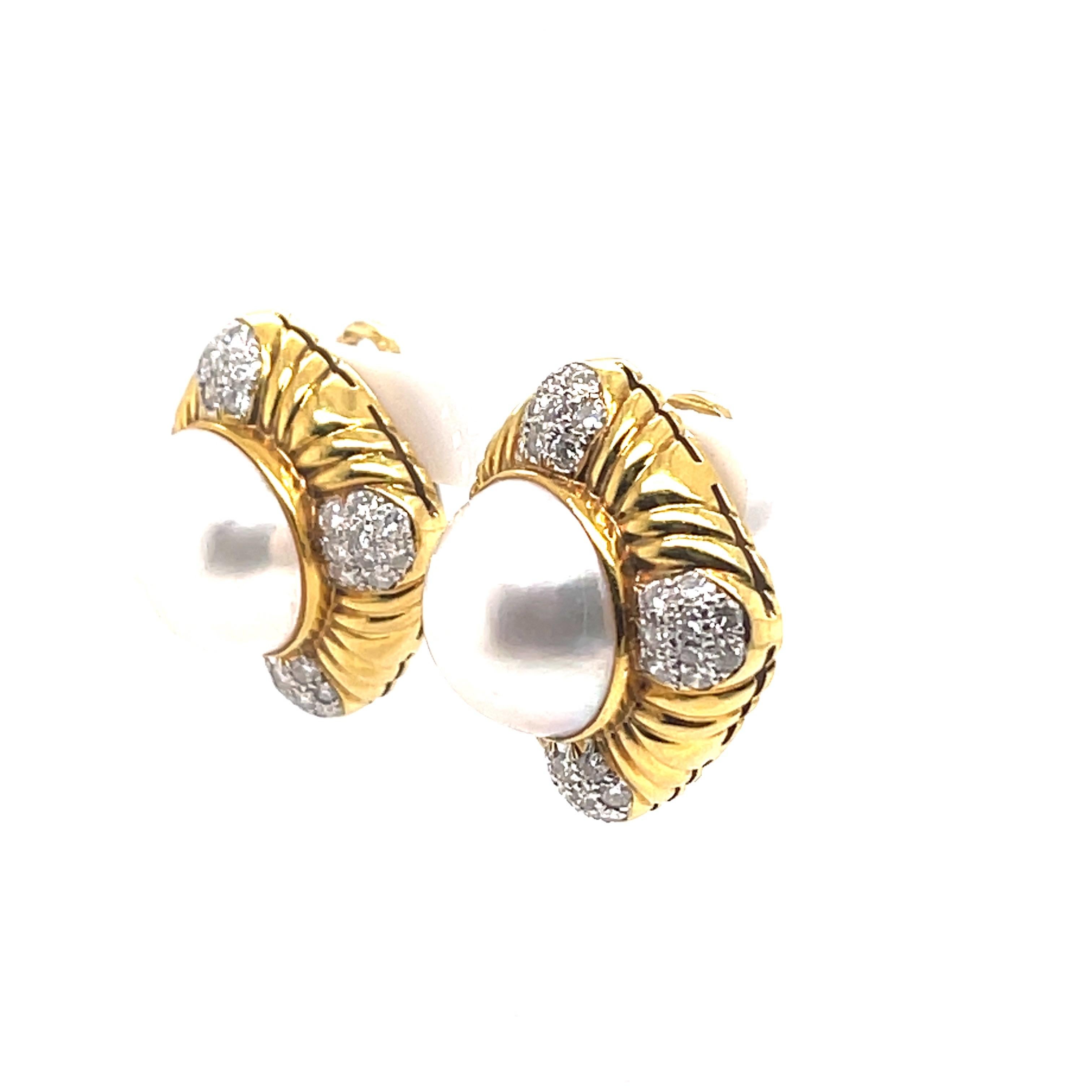 Contemporary Yellow Gold Pearl Diamond Earring For Sale