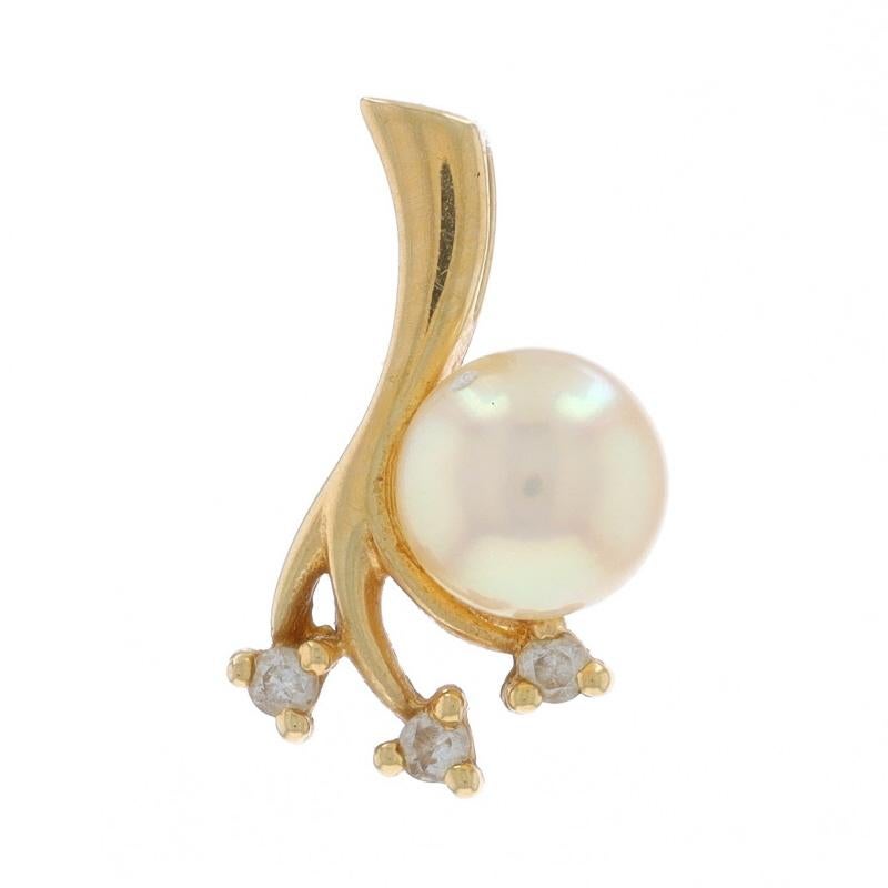 Contenuto del metallo: Oro giallo 14k

Informazioni su A. Stone

Perla coltivata

Diamanti naturali
Carati: .03ctw
Taglio: Singolo
Colore: G - H
Chiarezza: VS1 - VS2

Stile: Solitario con accenti

Misure

Altezza (dalla cauzione estesa): 17/32