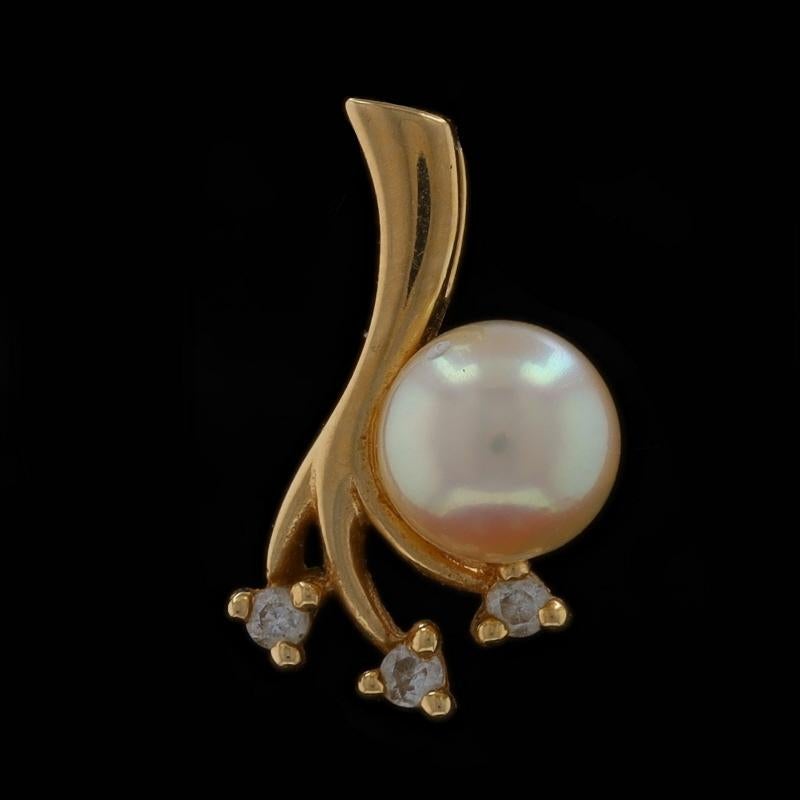 Perlina Ciondolo con diamante e perla in oro giallo 14k in vendita