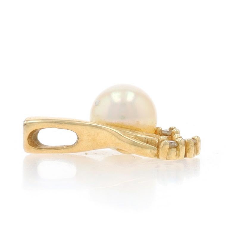 Ciondolo con diamante e perla in oro giallo 14k In condizioni ottime in vendita a Greensboro, NC