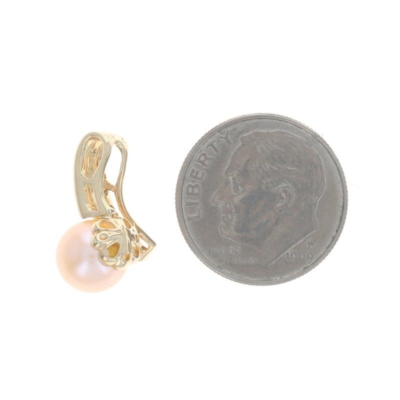 Pendentif en or jaune avec perles et diamants - 14k Excellent état - En vente à Greensboro, NC