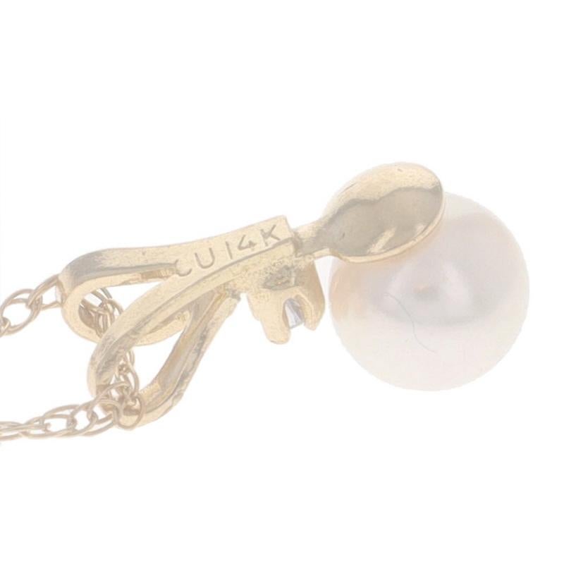 Collier pendentif en or jaune avec perles et diamants 18