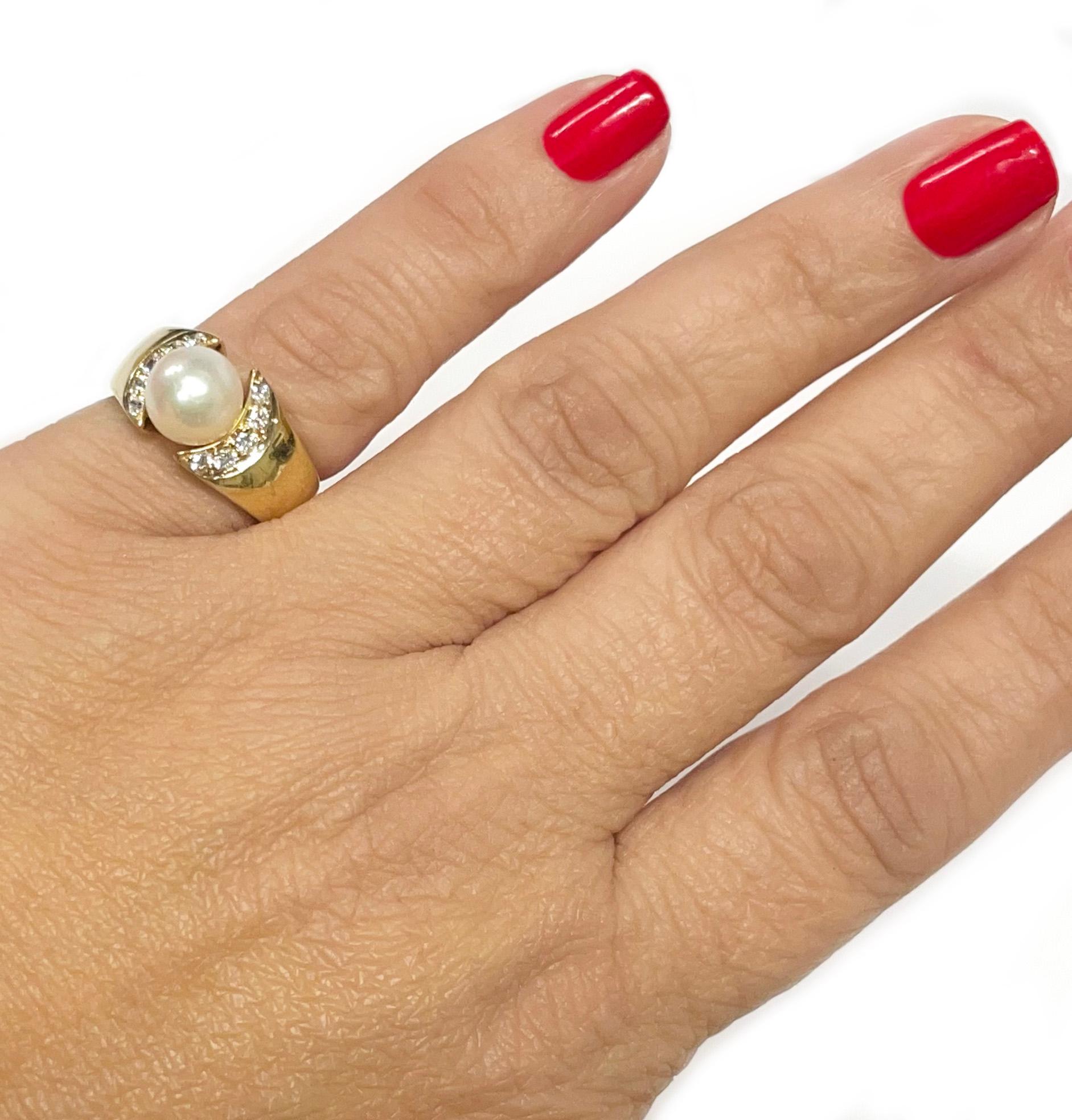 Bague en or jaune, perle et diamant Bon état - En vente à Palm Desert, CA