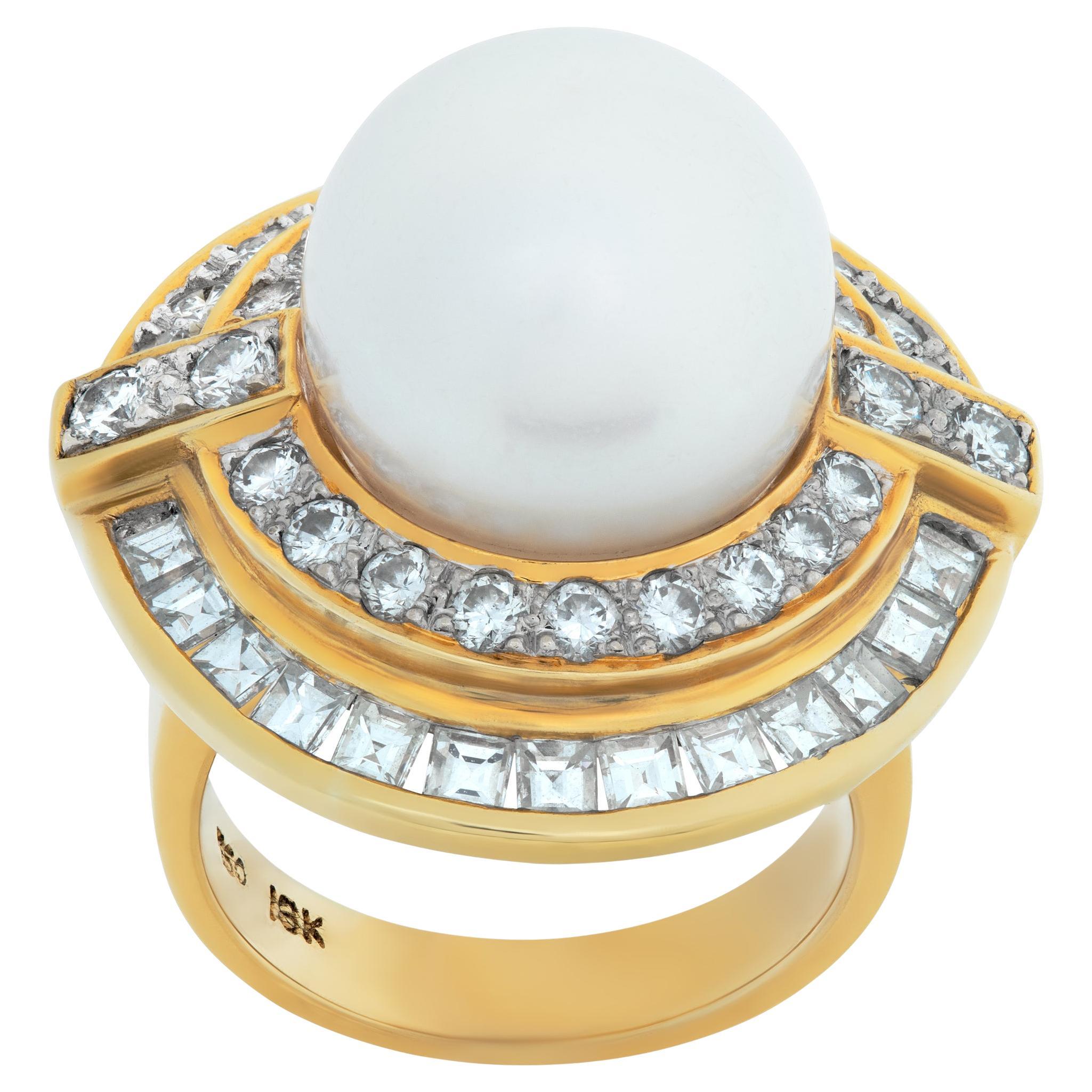 Yellow gold pearl & diamonds ring w/ round brilliant & princess cut diamonds For Sale