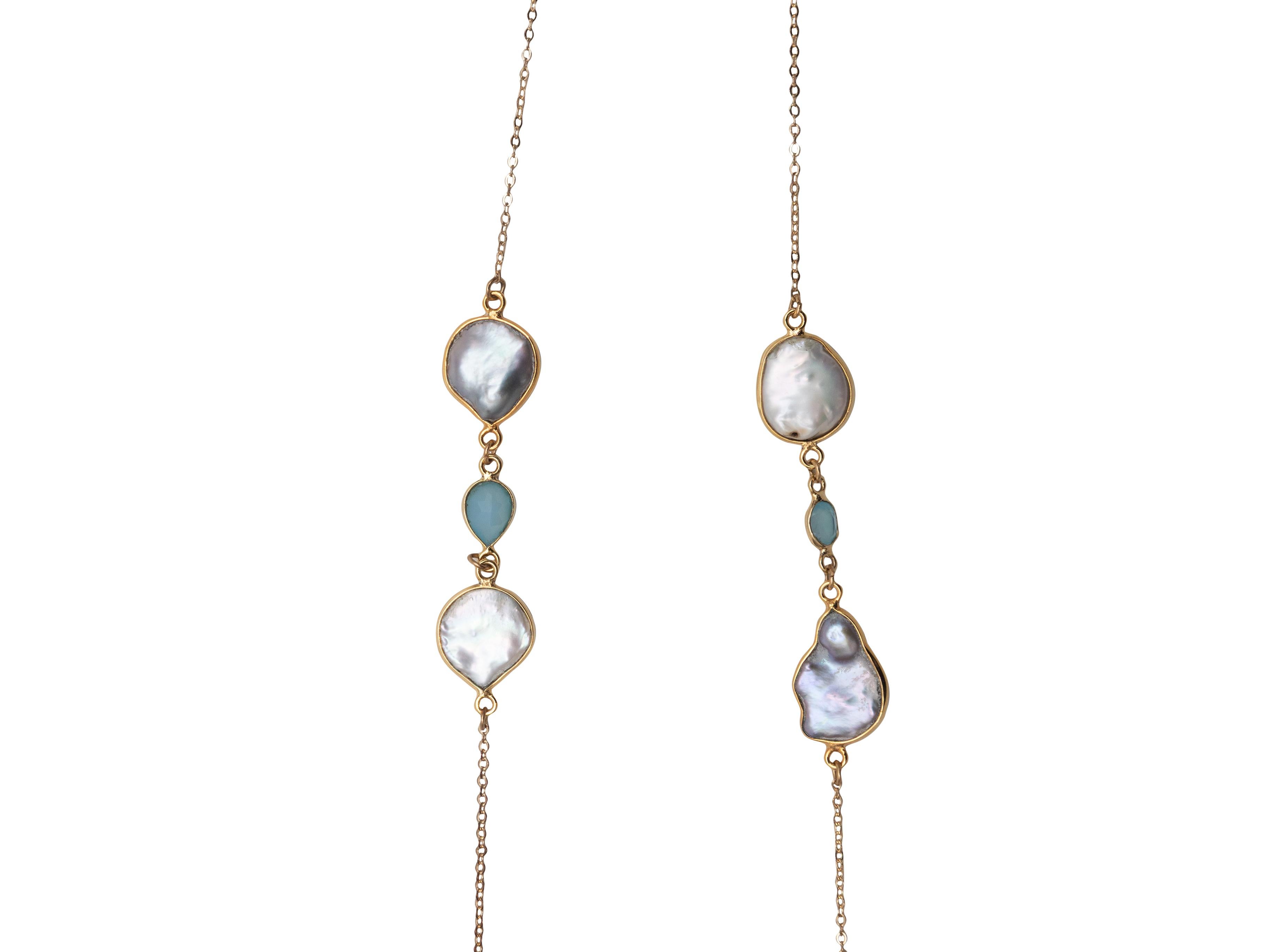 Collana a catena lunga in oro giallo e perle. Larghezza 0,5