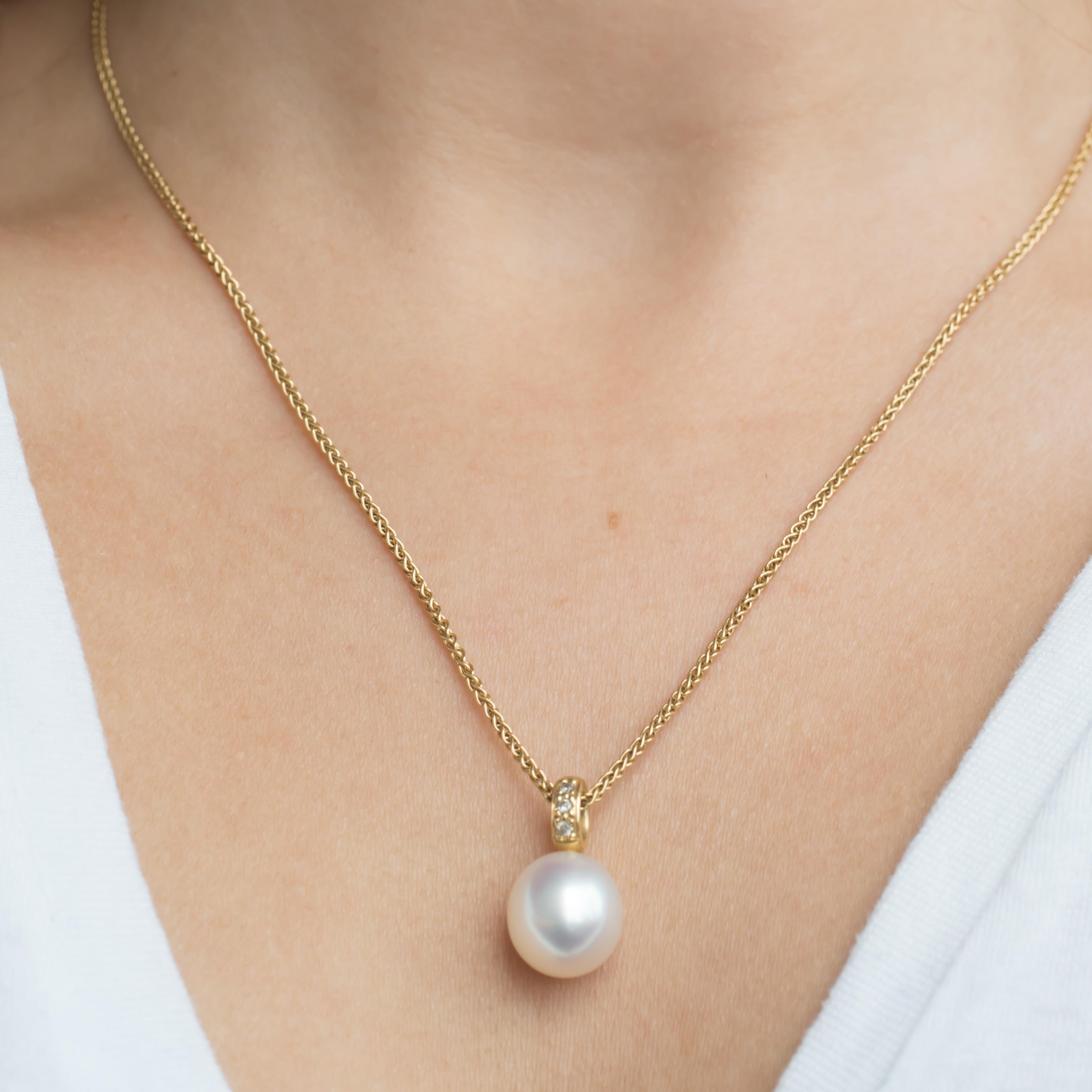 Yellow Gold Pearl Necklace For Sale 3