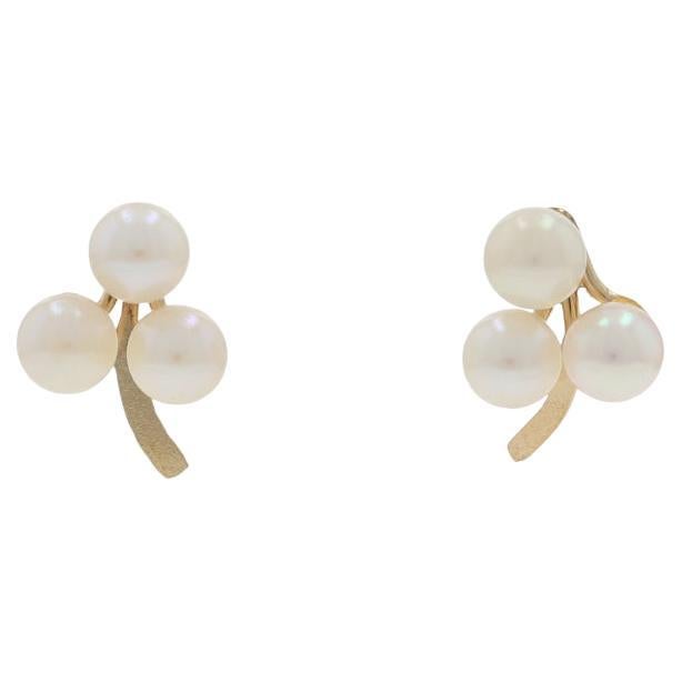Orecchini con perla in oro giallo a forma di trifoglio - 14k Shamrock Pierced in vendita