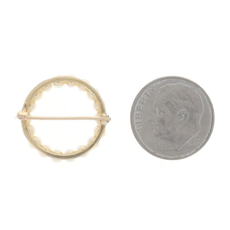 Yellow Gold Pearls Circle Brooch 14k Round Pin In Excellent Condition For Sale In Greensboro, NC