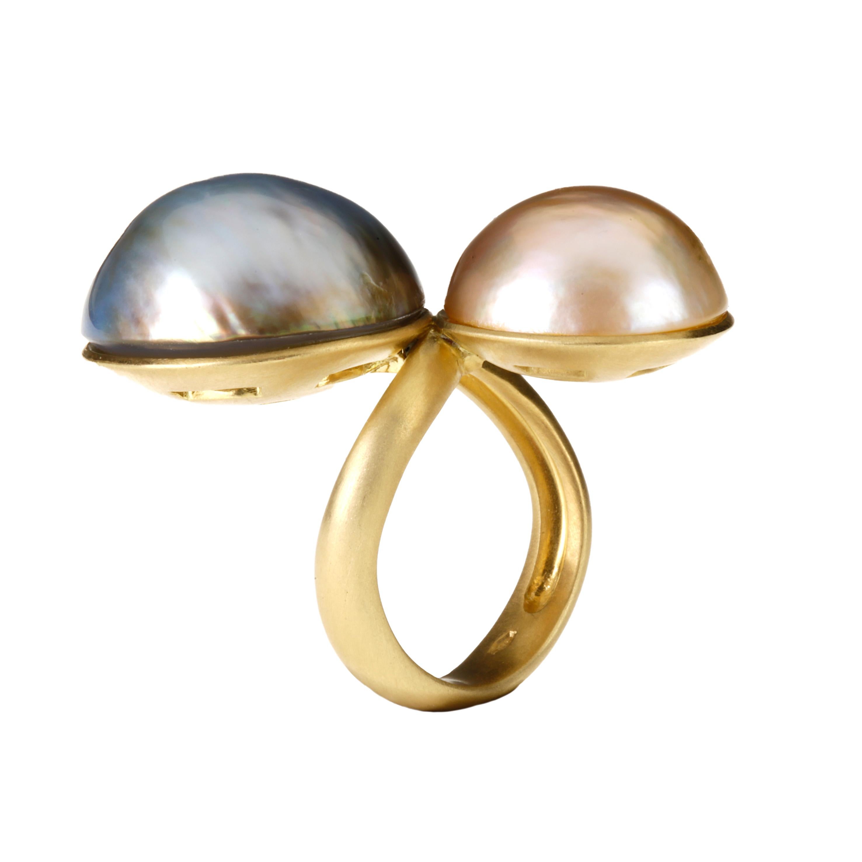 Taille cabochon Bague en or jaune avec perles en vente