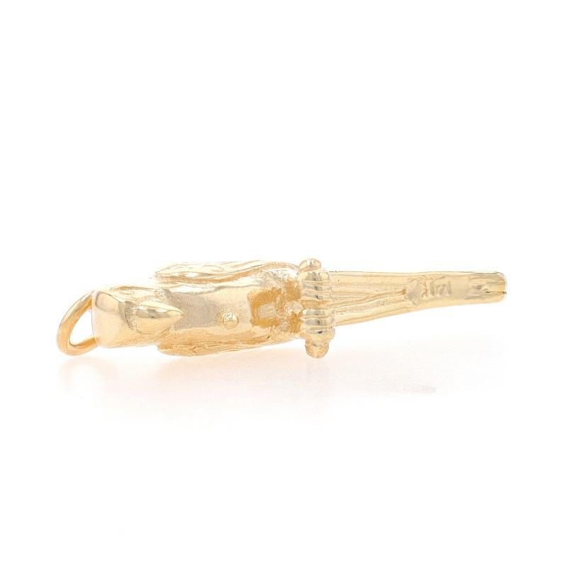 Gelbgold Perching Papagei Charm - 14k Tropischer Vogel-Anhänger im Zustand „Hervorragend“ in Greensboro, NC