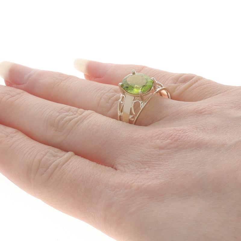 Yellow Gold Peridot Cocktail Solitaire Ring - 10k Oval 3.05ct In Excellent Condition For Sale In Greensboro, NC