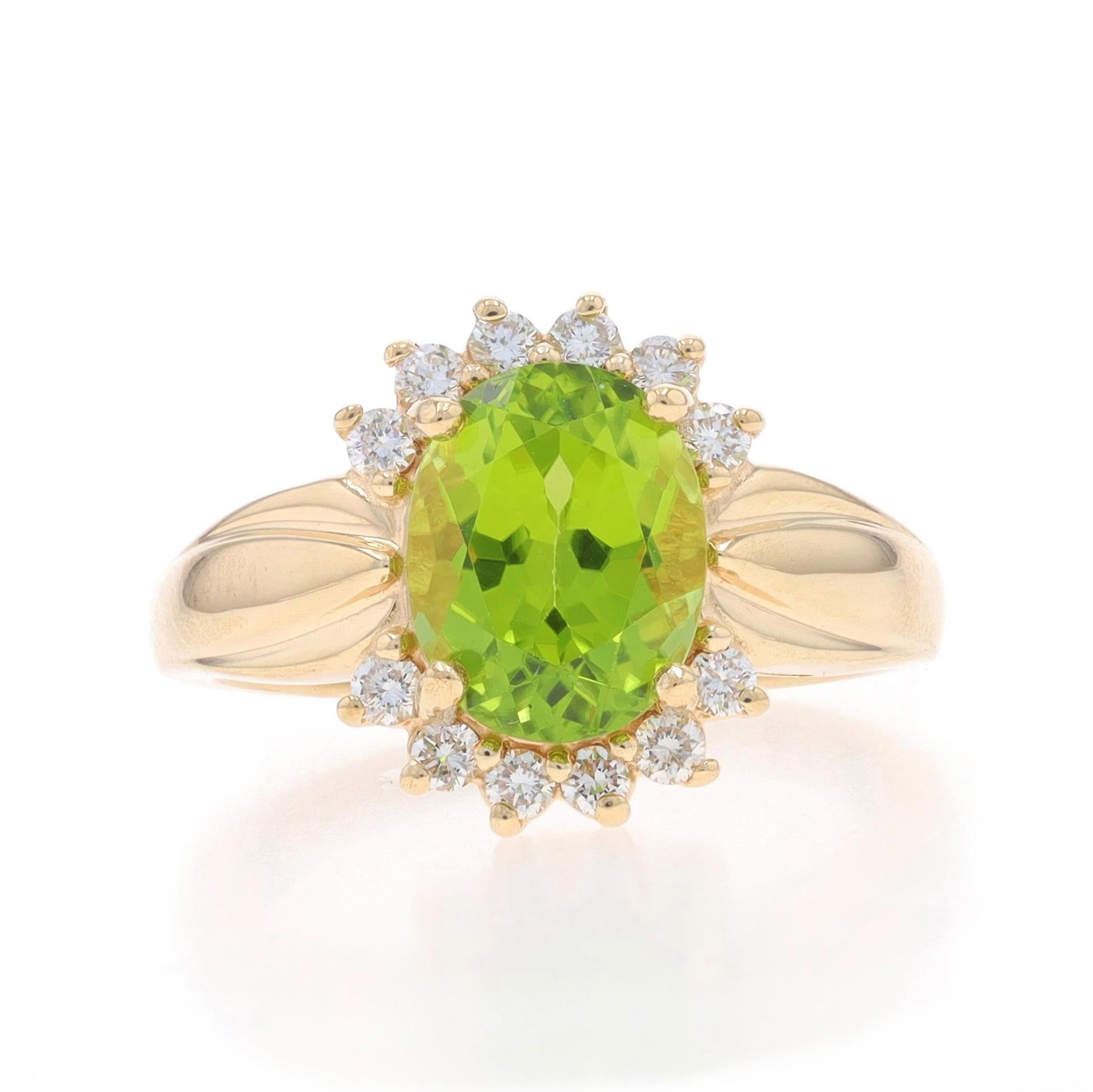 Taille : 5 1/4
Frais de taille : 2 1/2 tailles supérieures pour 35 $ ou 1 1/2 tailles inférieures pour 35 $.

Contenu du métal : Or jaune 14k

Informations sur les pierres

Péridot naturel
Carat(s) : 2.00ct
Coupe : Ovale
Couleur : Vert

Diamants