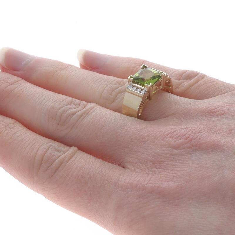 Yellow Gold Peridot & Diamond Ring - 14k Princess 2.60ctw Euro Shank Size 7 In Excellent Condition For Sale In Greensboro, NC
