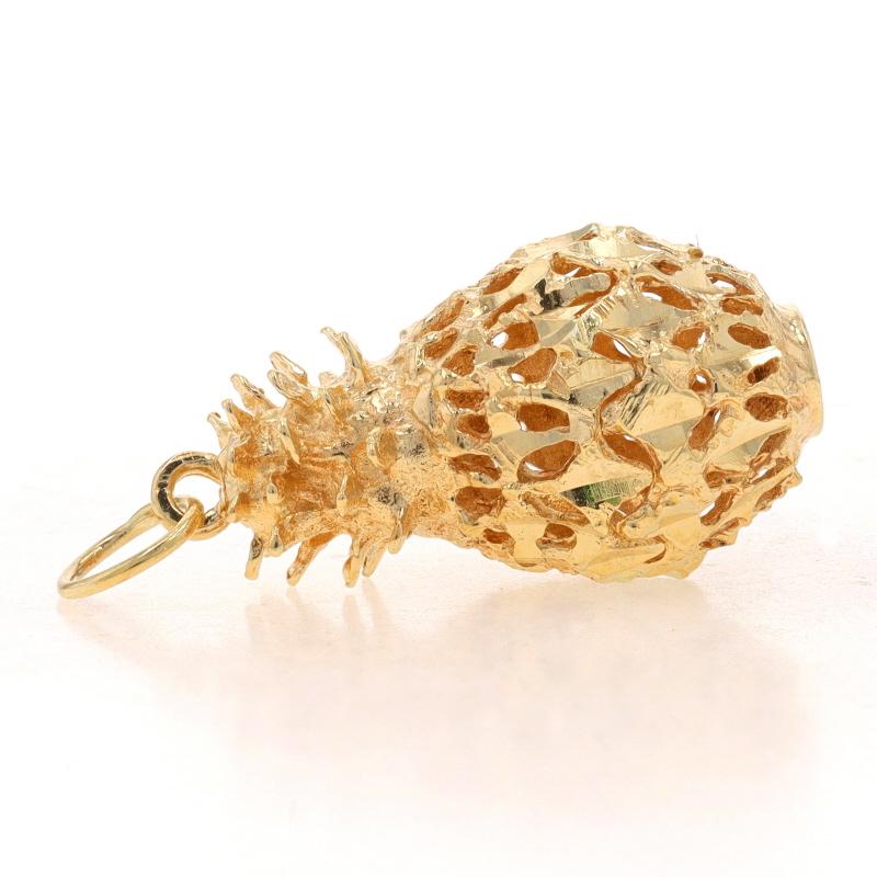 Yellow Gold Pineapple Charm - 14k Fruit Southern Hospitality Pendant In Excellent Condition In Greensboro, NC