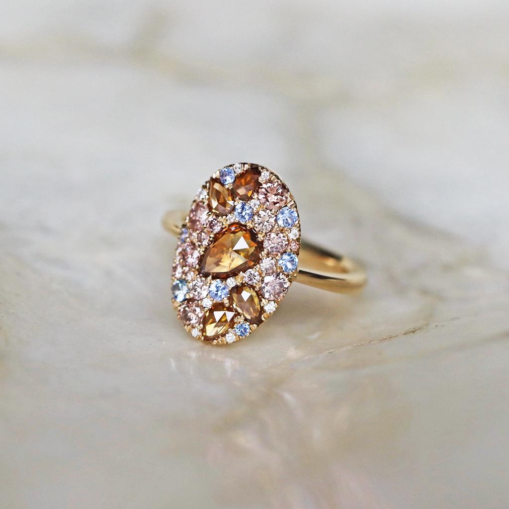 Yellow Gold Pink Diamond Brown Rose-Cut Diamond Mosaic Pave Ring  In New Condition In Antwerp, BE