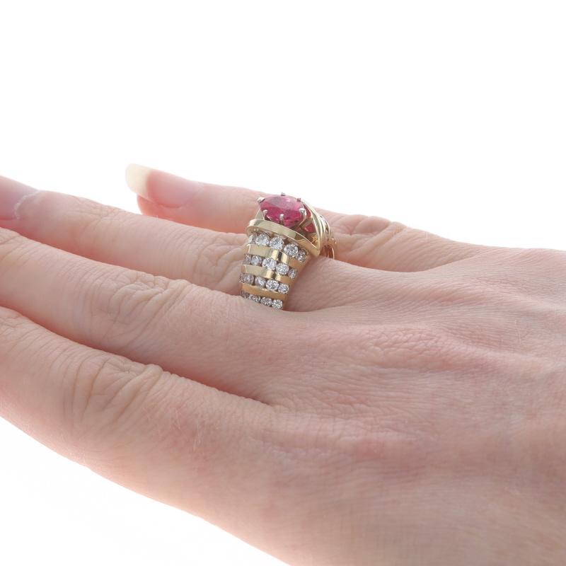 Bague en or jaune avec spinelle rose Diamond - 14k Oval 2.45ctw Pour femmes en vente