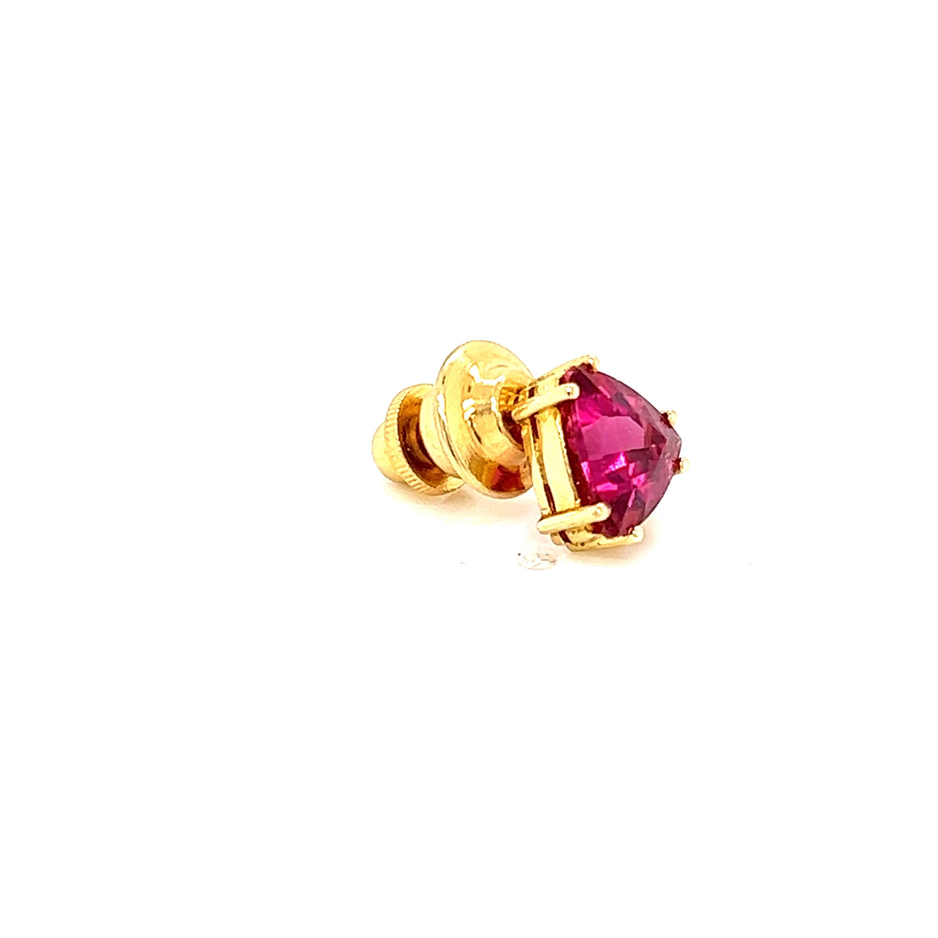 Yellow Gold Pink Tourmaline Rubellite Trillion Lapel Pin/ Tie Tack In New Condition For Sale In New York, NY