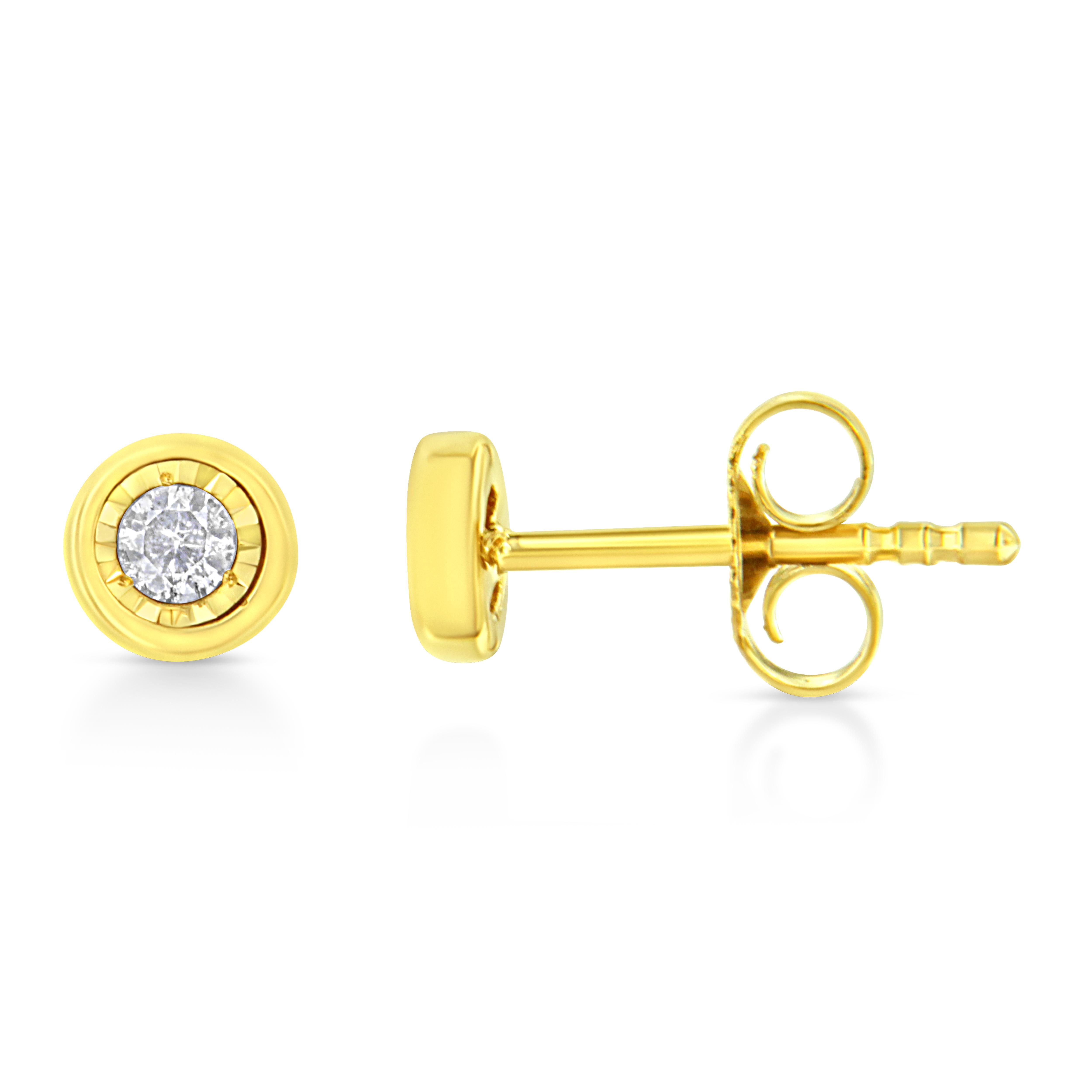Contemporary Yellow Gold Plated Sterling Silver 1/10 Carat Diamond Circle Shape Stud Earrings For Sale