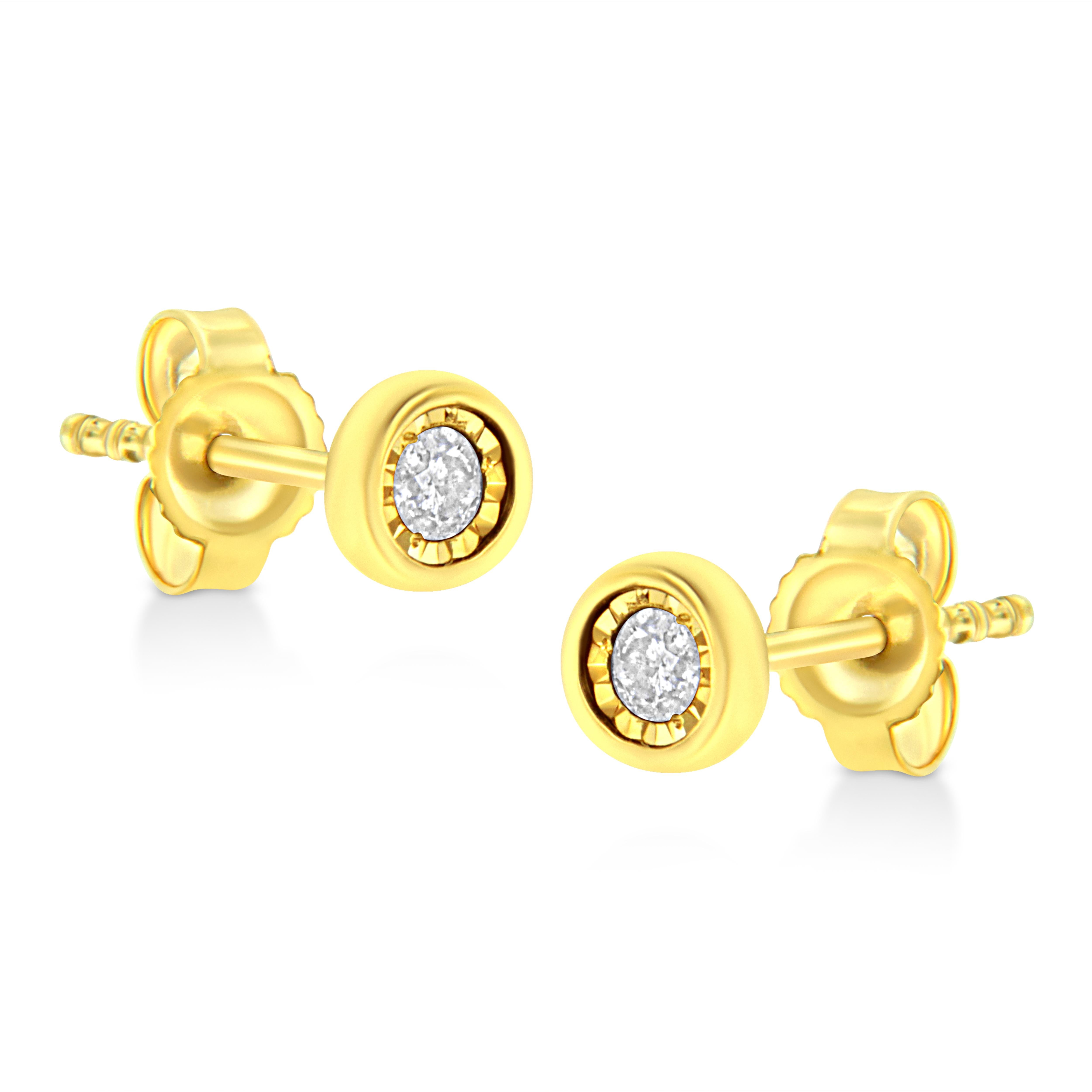 Yellow Gold Plated Sterling Silver 1/10 Carat Diamond Circle Shape Stud Earrings In New Condition For Sale In New York, NY