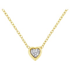 Collier pendentif en forme de cœur en or jaune plaqué argent sterling et diamants 1/10 carat