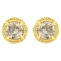 Clous d'oreilles en or jaune plaqué argent sterling avec diamants de 1/4 carat de couleur milgrain