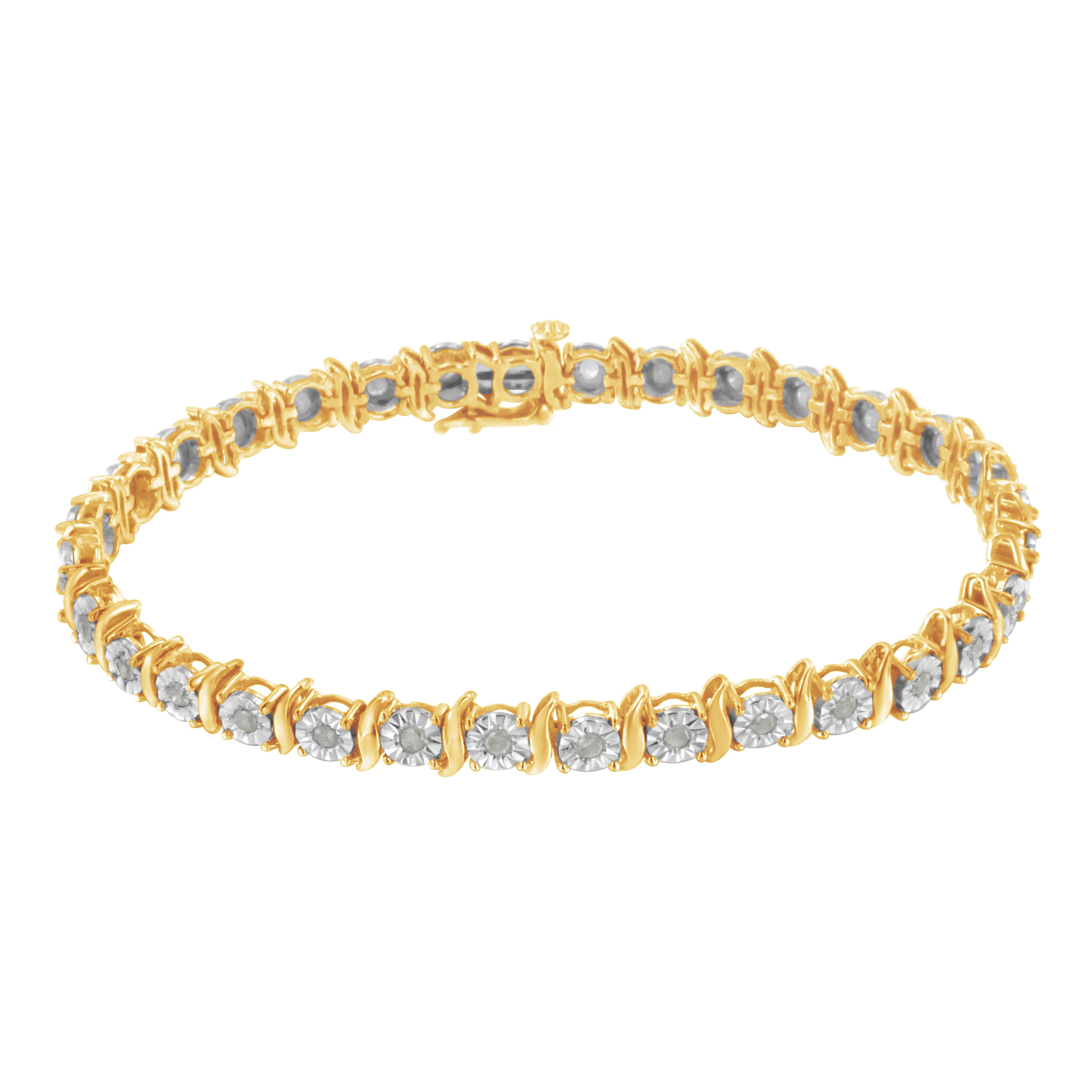 Féminin mais glamour, ce bracelet brille ! Les montures courbes s'enroulent en spirale autour de chaque beau diamant taillé en rose pour un cadeau unique et élégant dont elle se souviendra toujours. Vous avez le choix entre une monture en argent