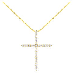 Collier pendentif croix en or jaune plaqué argent sterling avec diamants de 3,0 carats