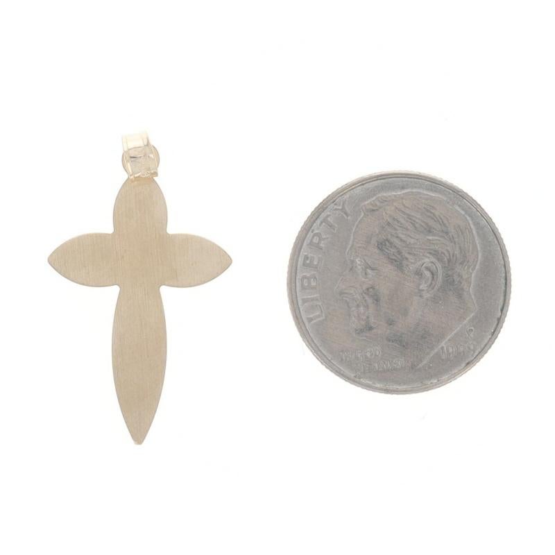Pendentif croix pointue en or jaune - 14k Faith Milgrain Pour femmes en vente
